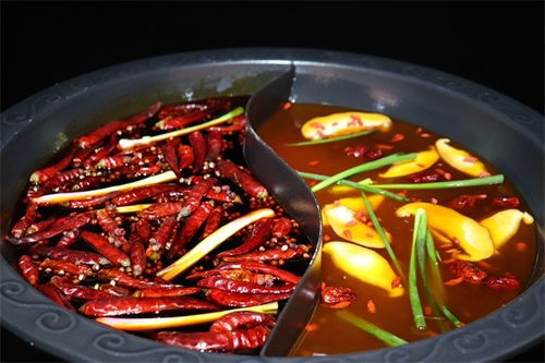 重庆火锅 一锅红油里的江湖滋味